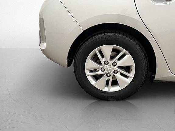 Toyota Auris 28 of 29