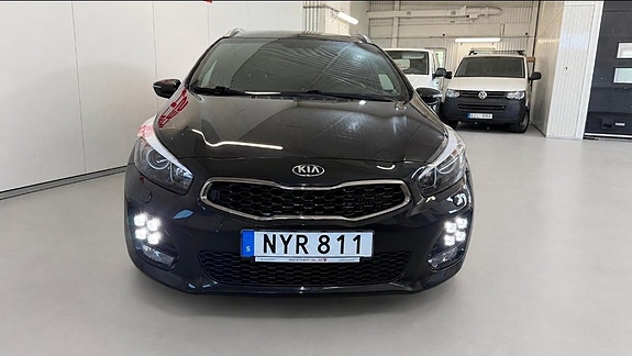 Kia Ceed 2 of 16