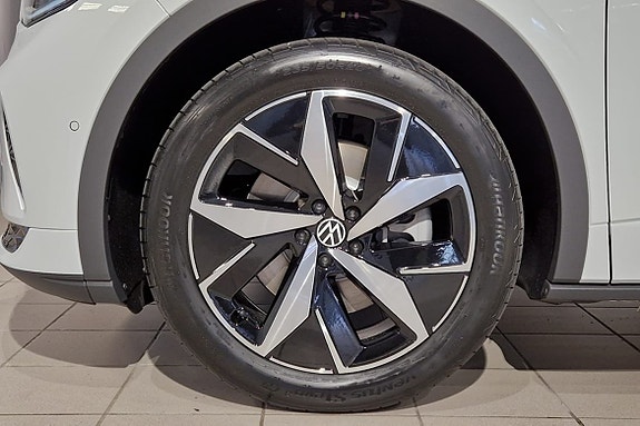 Volkswagen ID.4 GTX 3 of 5