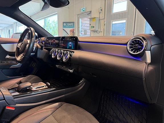 Mercedes-Benz CLA250 e 9 of 28