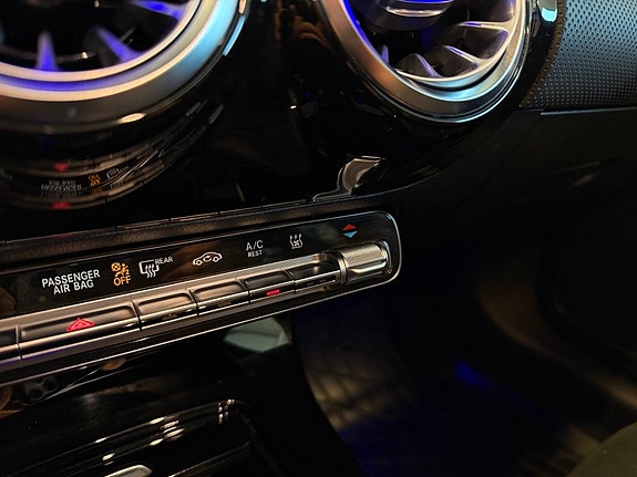 Mercedes-Benz CLA250 e 18 of 28