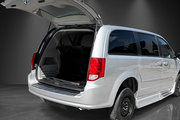 Dodge Grand Caravan 10 of 26