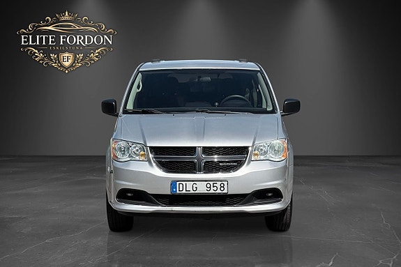 Dodge Grand Caravan 7 of 26