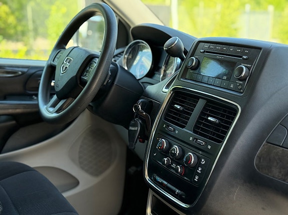 Dodge Grand Caravan 20 of 26