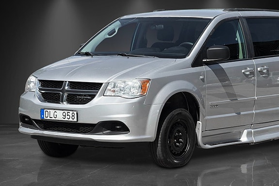 Dodge Grand Caravan 2 of 26