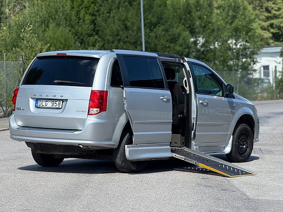 Dodge Grand Caravan 26 of 26