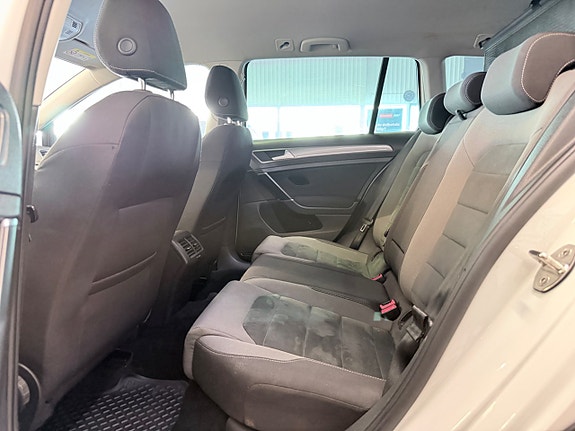 Volkswagen Golf Alltrack 14 of 20