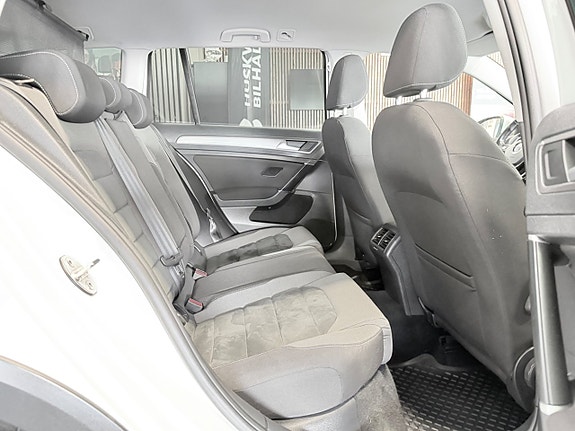 Volkswagen Golf Alltrack 12 of 20