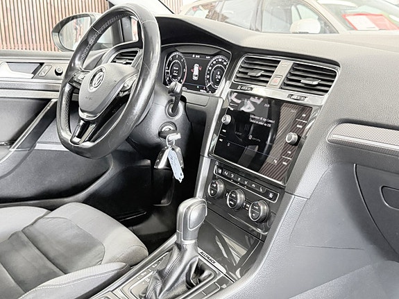 Volkswagen Golf Alltrack 10 of 20