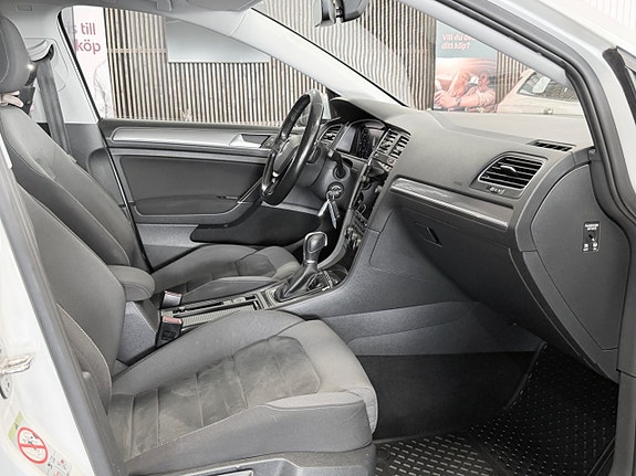 Volkswagen Golf Alltrack 9 of 20