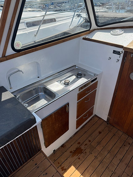 Fortuna 27 – Lombardini 60 hk diesel (ca 200 h) Mycket uppdaterad. MÅSTE BORT 11 of 19