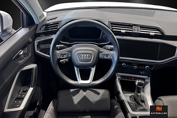 Audi Q3 15 of 28