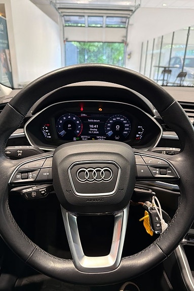 Audi Q3 17 of 18