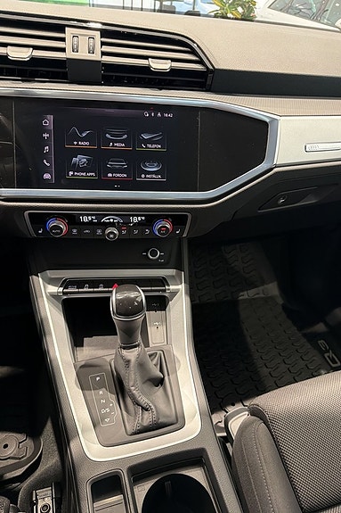 Audi Q3 18 of 18