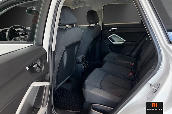 Audi Q3 16 of 28
