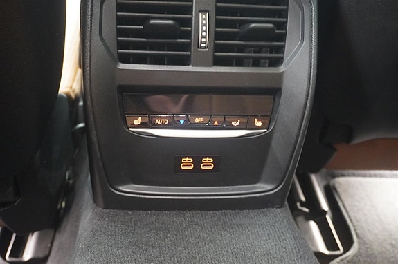BMW i4 8 of 21