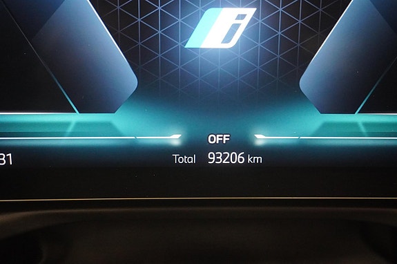 BMW i4 13 of 21