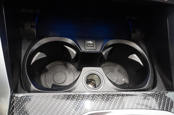 BMW i4 16 of 21