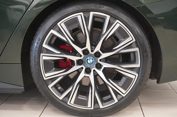 BMW i4 6 of 21