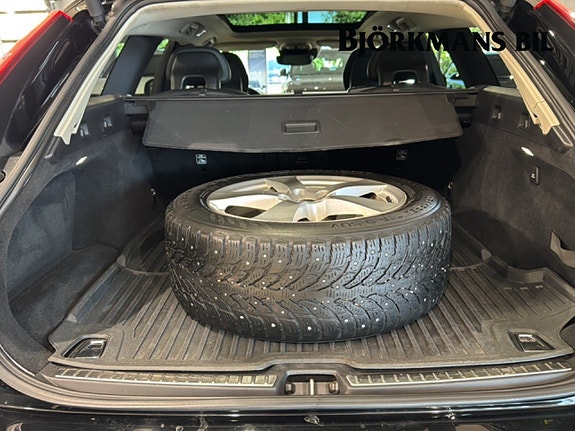 Volvo V90 Cross Country 14 of 14