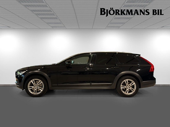 Volvo V90 Cross Country 4 of 14