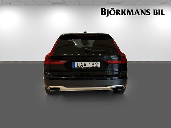 Volvo V90 Cross Country 5 of 14