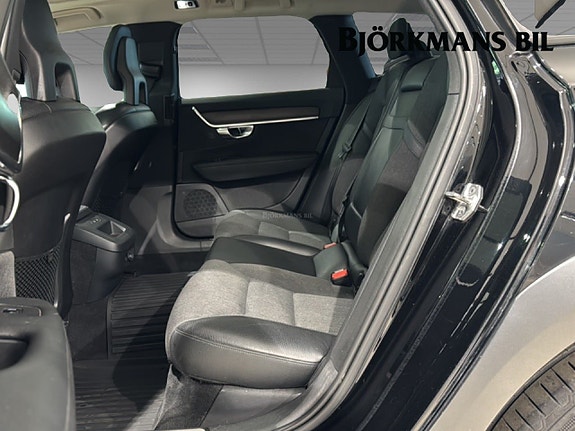 Volvo V90 Cross Country 9 of 14