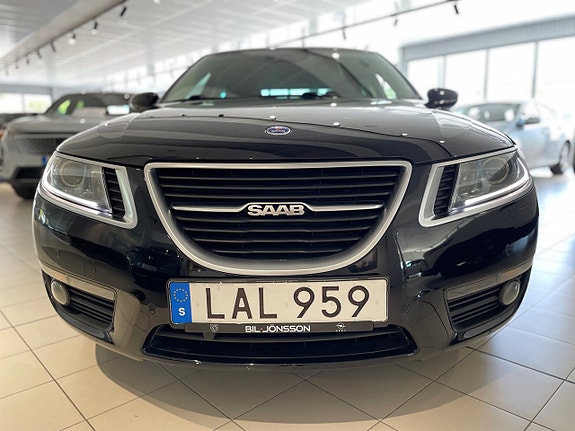 Saab 9-5 2 of 5