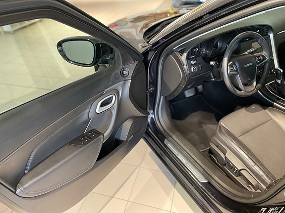Saab 9-5 11 of 28