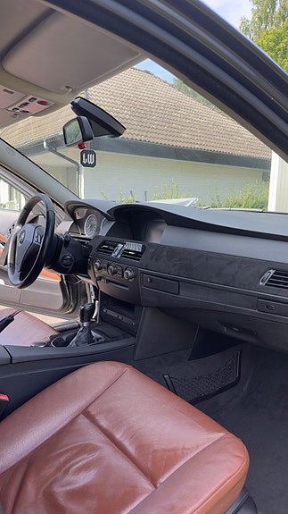 BMW 523i 5 of 7