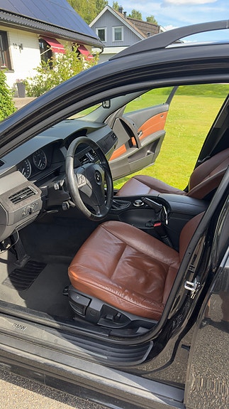 BMW 523i 6 of 7