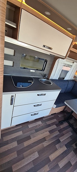 Weinsberg 550 UK Caraone "solceller, tv-antenn, dubbla tv-hållare" 6 of 11