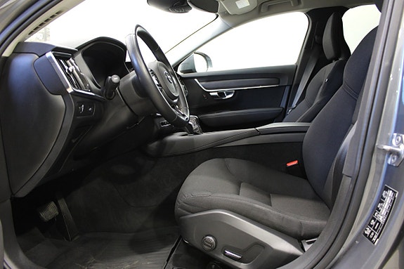 Volvo V90 Cross Country 13 of 19