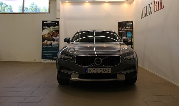 Volvo V90 Cross Country 3 of 5