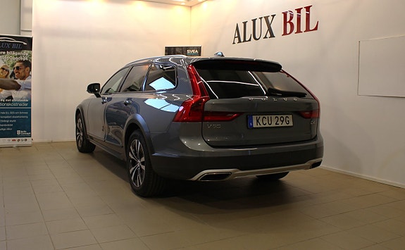 Volvo V90 Cross Country 6 of 19