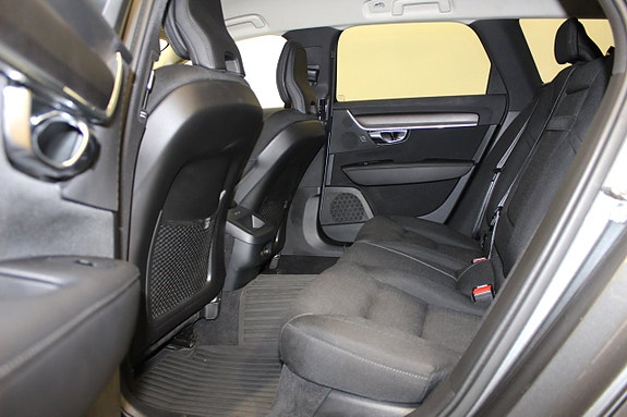 Volvo V90 Cross Country 15 of 19