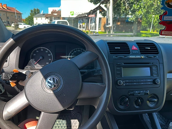 Volkswagen Golf V 5 of 5