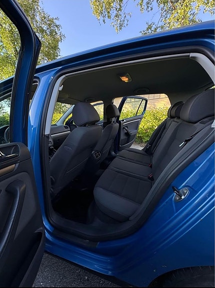 Volkswagen Golf V 2 of 5