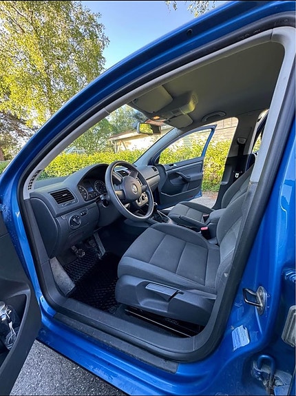 Volkswagen Golf V 4 of 5