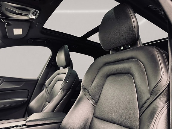Volvo XC60 13 of 30