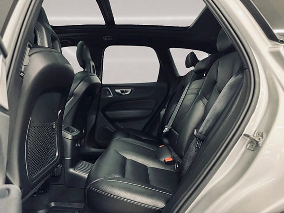 Volvo XC60 15 of 30