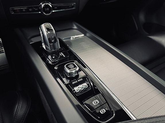 Volvo XC60 18 of 30