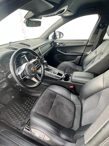 Porsche Macan 5 of 5