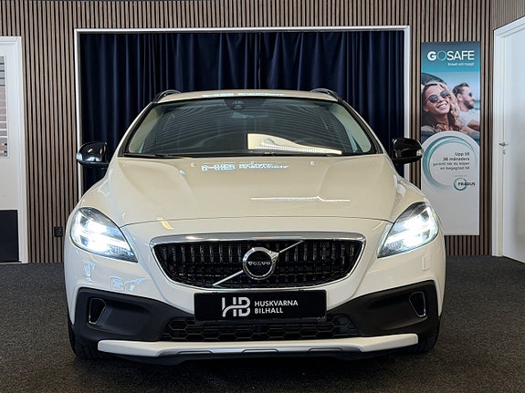 Volvo V40 Cross Country 3 of 21