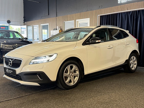 Volvo V40 Cross Country 4 of 21