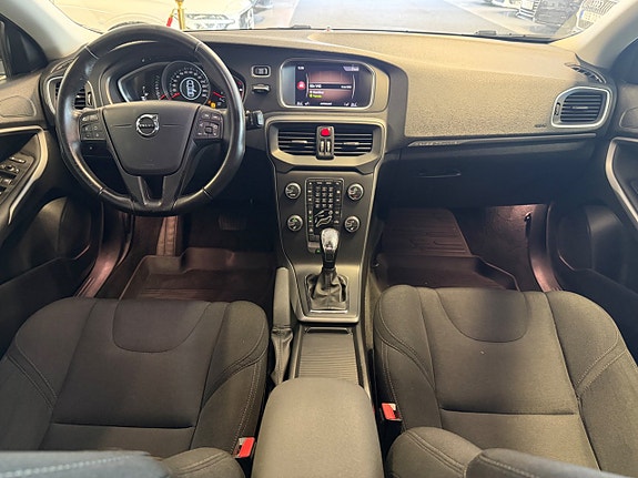Volvo V40 Cross Country 14 of 21