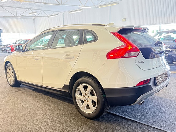 Volvo V40 Cross Country 5 of 21