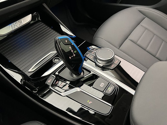 BMW iX3 28 of 30