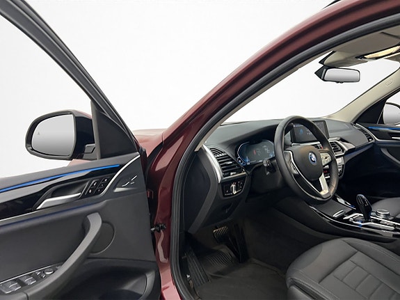 BMW iX3 12 of 30