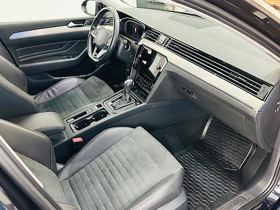 Volkswagen Passat 14 of 28